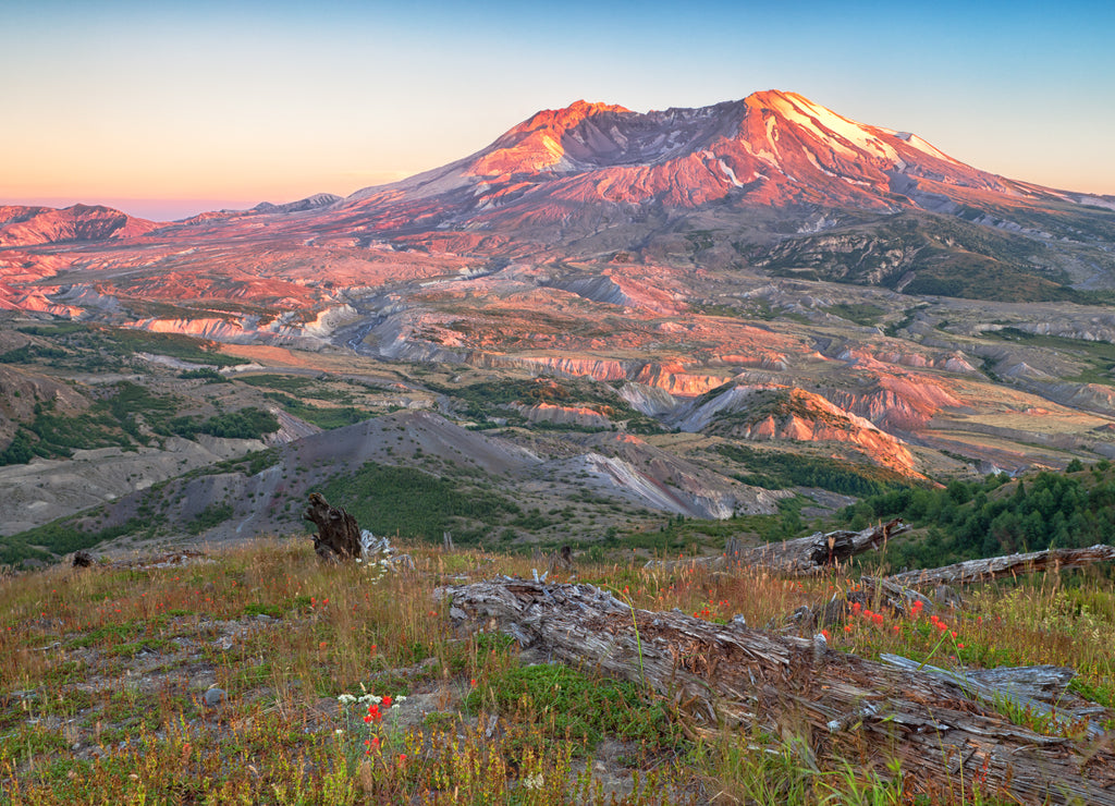 The volcano Mount Saint Helens in Washington, USA