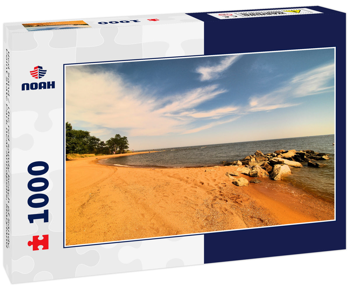 Red Sand / The red sandy beach of Sandy Point State Park near Annapolis, Maryland