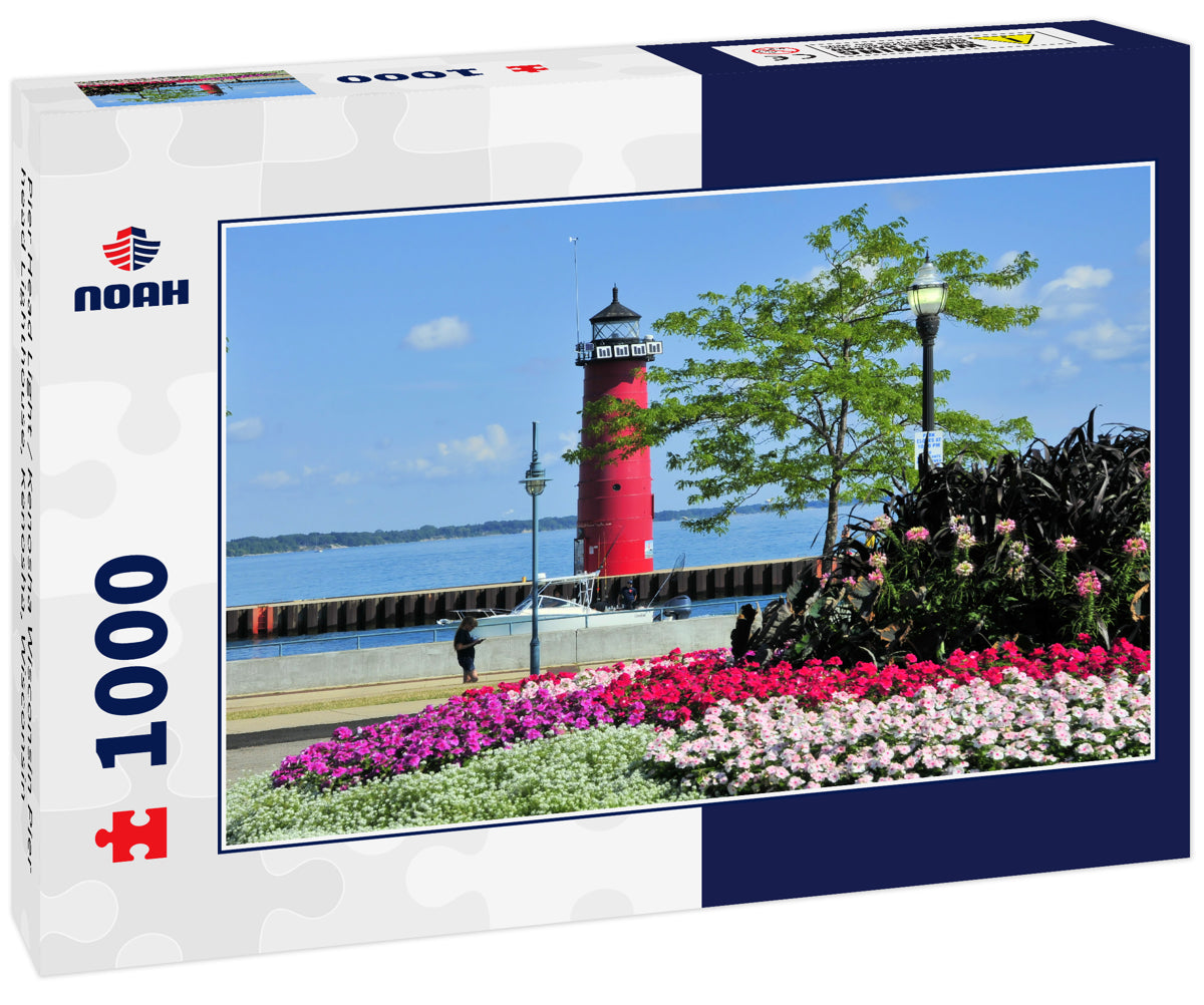 Pier Head Light / Kenosha Wisconsin Pier head Lighthouse, Kenosha, Wisconsin