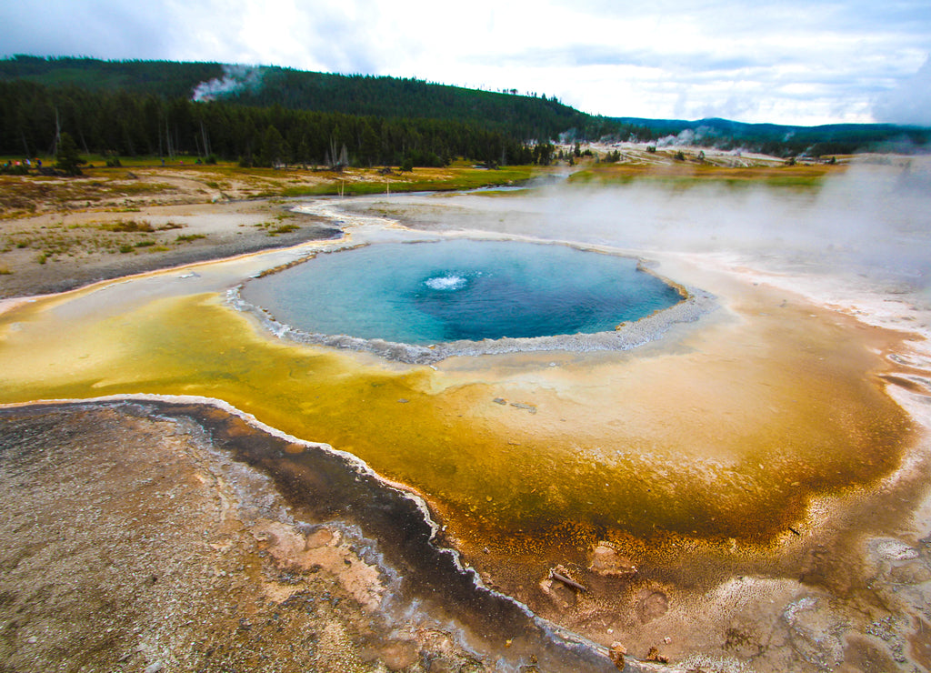 Yellowstone National Park - Blue hot spring, Wyoming