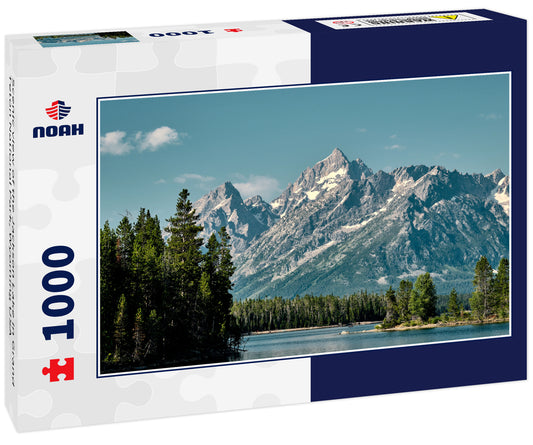 Scenic view of the Jackson Lake in Grand Teton National Park, Wyoming USA