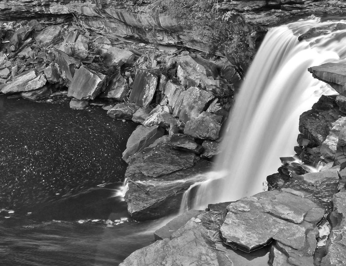 Noah Jigsaw Puzzle Chicago River in black white 1000 pieces