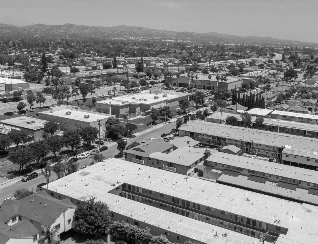 Noah Jigsaw Puzzle Mexican street, San Cristóbal de las Casas, Chiapas, Mexico in black white 1000 pieces