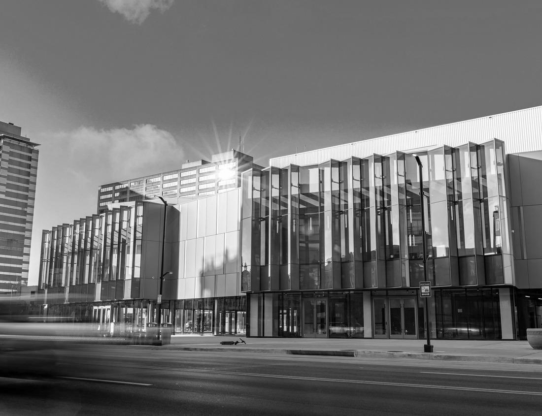 Noah Jigsaw Puzzle Historic British Columbia Parliament Buildings with spring tulips, Victoria, BC, Canada in black white 1000 pieces