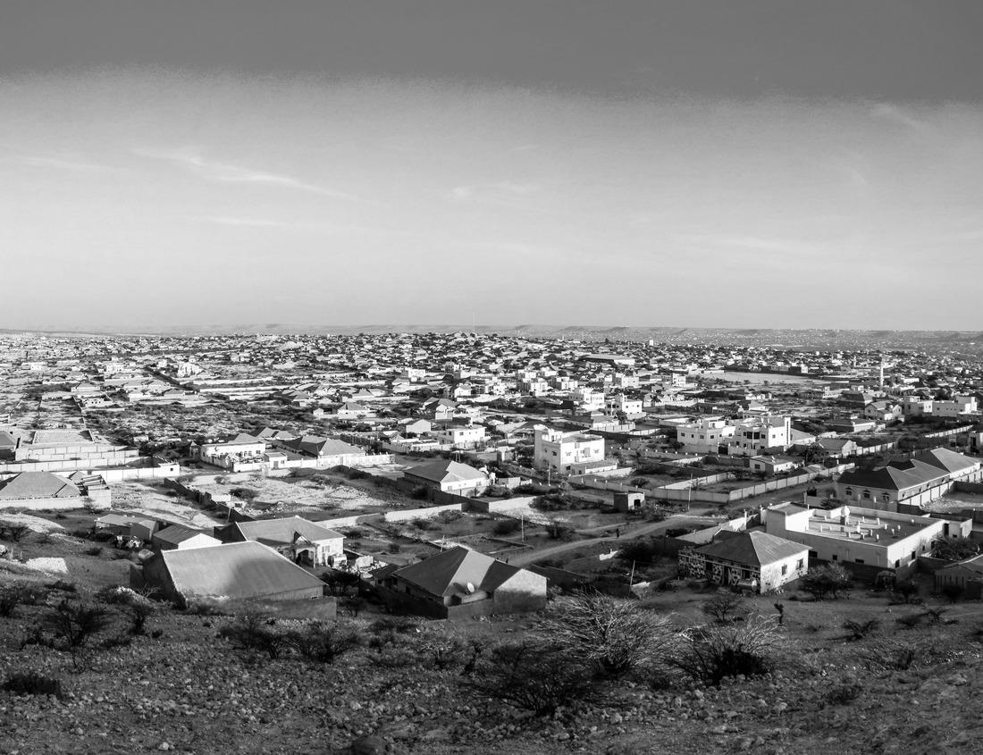 Noah Jigsaw Puzzle New London Lighthouse, CT, summer evening in black white 1000 pieces