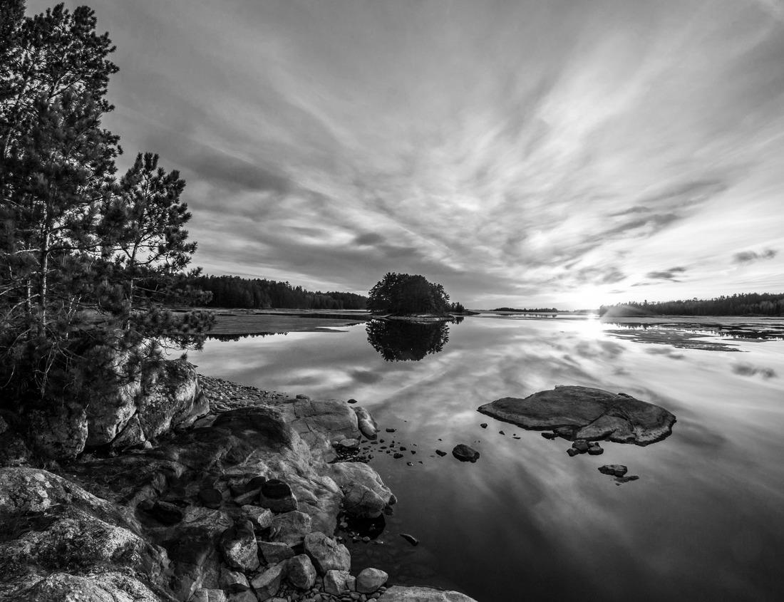 Noah Jigsaw Puzzle King George River Gorge, Kimberley, Australia in black white 1000 pieces