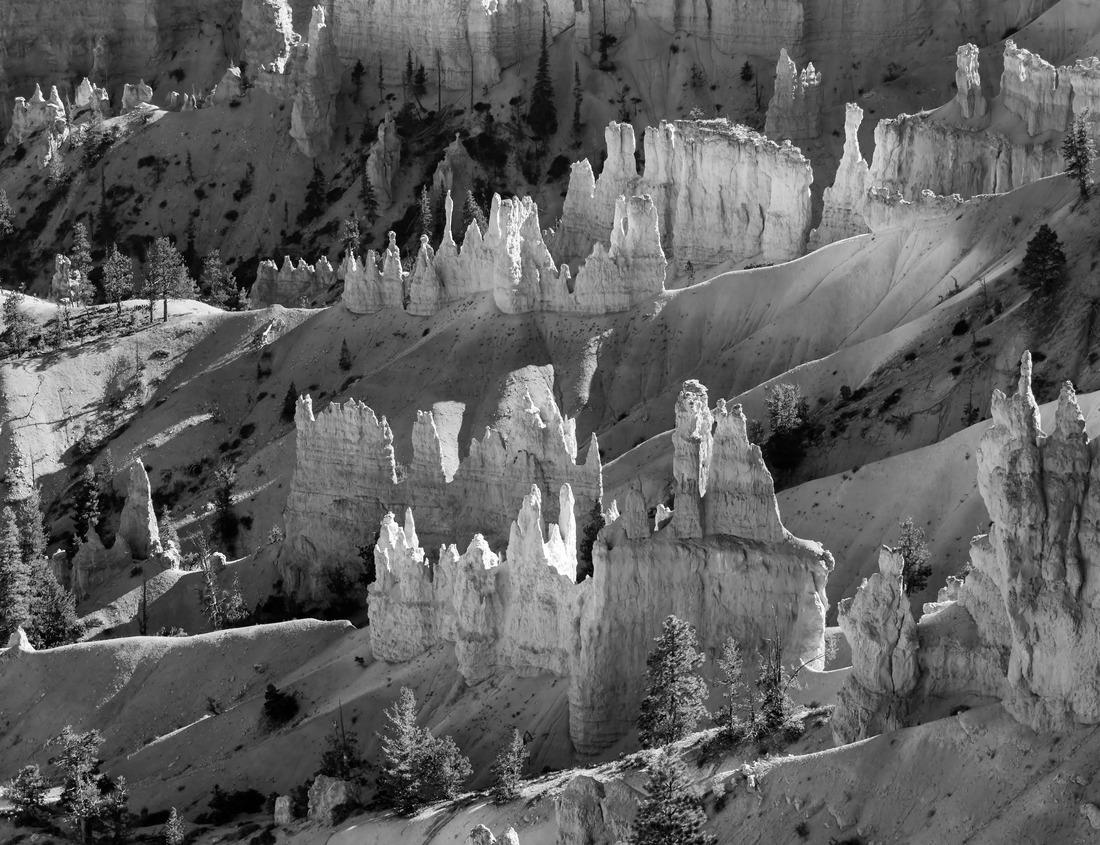 Noah Jigsaw Puzzle Hanging Rock Lookout, Blue Mountains, Australia in black white 1000 pieces