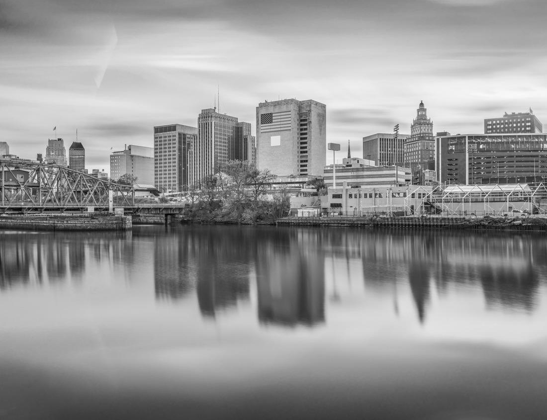 Noah Jigsaw Puzzle Indianapolis, Indiana, USA skyline and canal in black white 1000 pieces