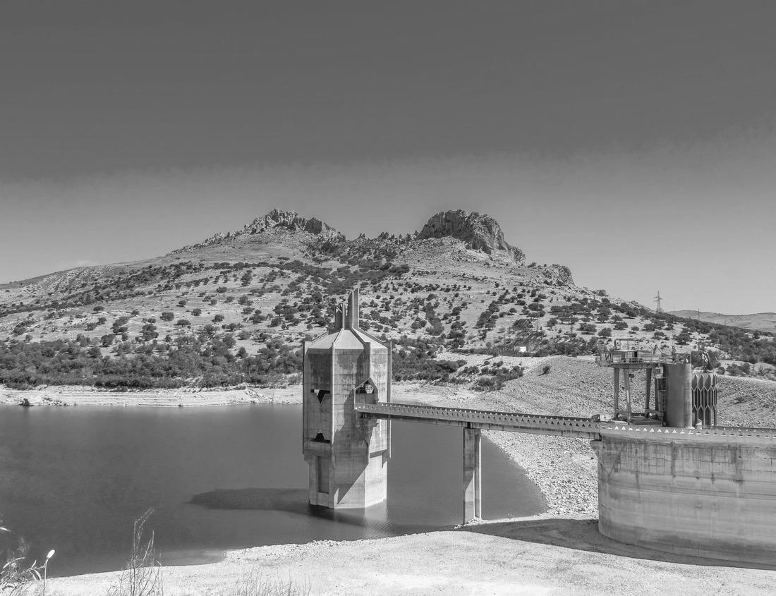Noah Jigsaw Puzzle High Falls and skyline Rochester, New York. View from Pont De Rennes pedestrian bridge in black white 1000 pieces