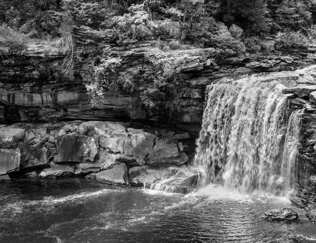 Noah Jigsaw Puzzle Herrenberg at Dusk, Germany in black white 1000 pieces