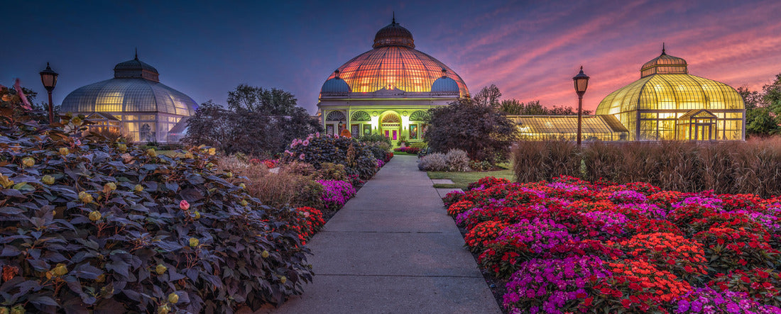 Buffalo and Erie County Botanical Gardens. The Buffalo and Erie County Botanical Gardens are botanical gardens located within South Park in Buffalo, New York, United States 2000pc Panoramic Puzzle