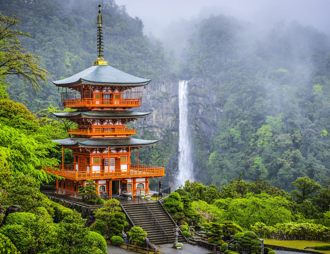 Noah Jigsaw Puzzle Nachi, Japan at Seigantoji Pagoda and Nachi Falls 1000 pieces