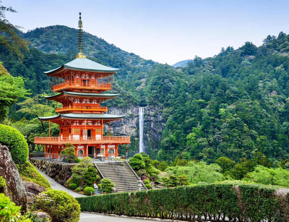 Noah Jigsaw Puzzle Nachi, Japan at the pagoda of Seigantoji and Nachi no Taki waterfall 1000 pieces