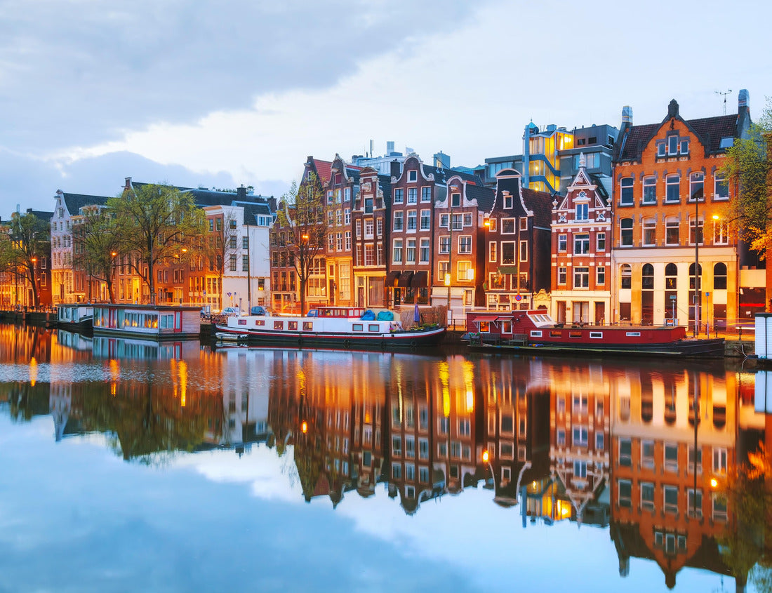 Noah Jigsaw Puzzle Night view of Amsterdam, Netherlands with Amstel River 1000 pieces
