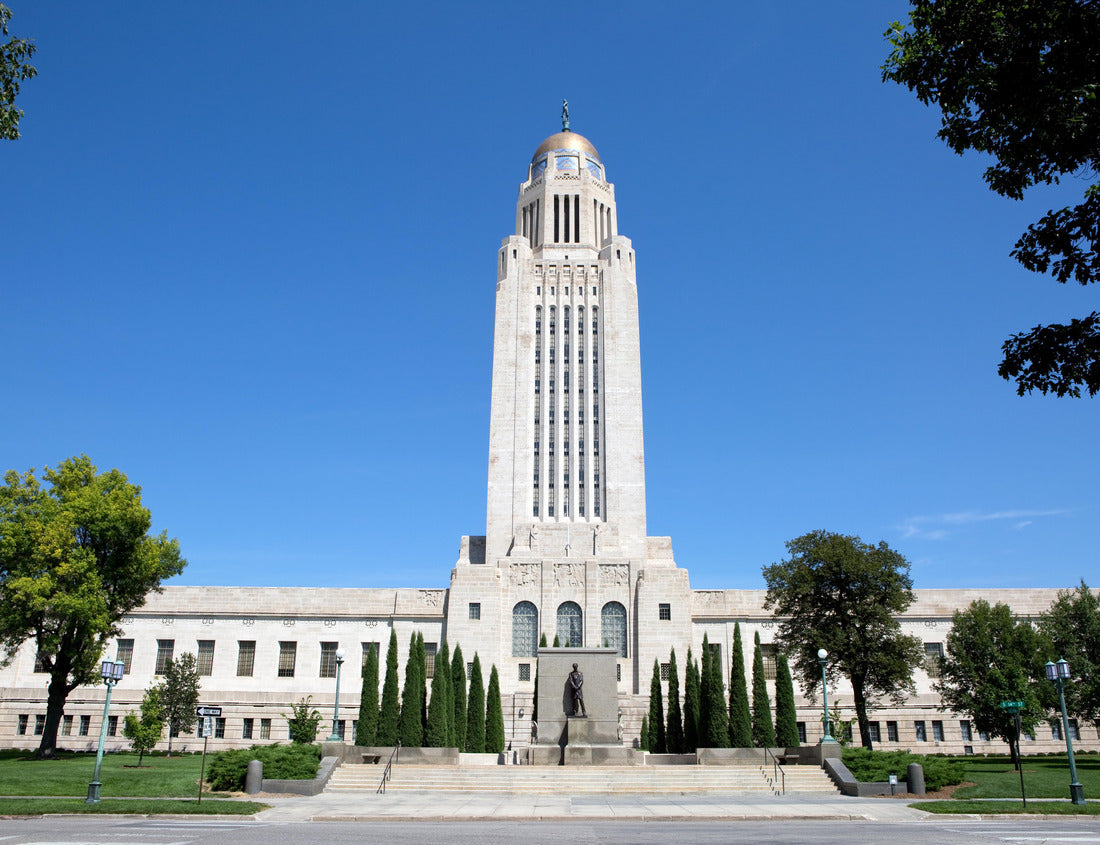 Noah Jigsaw Puzzle Nebraska State Capitol building located in Lincoln, Nebraska 1000 pieces