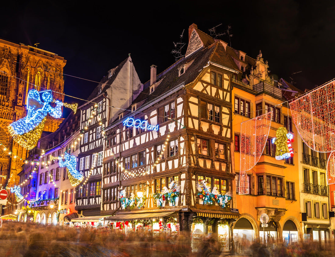 Noah Jigsaw Puzzle Buildings near Strasbourg Cathedral before Christmas - France 1000 pieces
