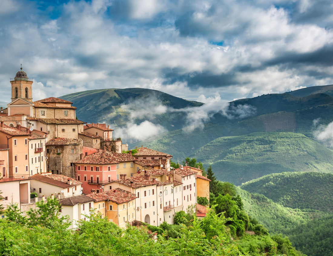 Noah Jigsaw Puzzle Beautiful sunset over the small town of Umbria, Italy 1000 pieces