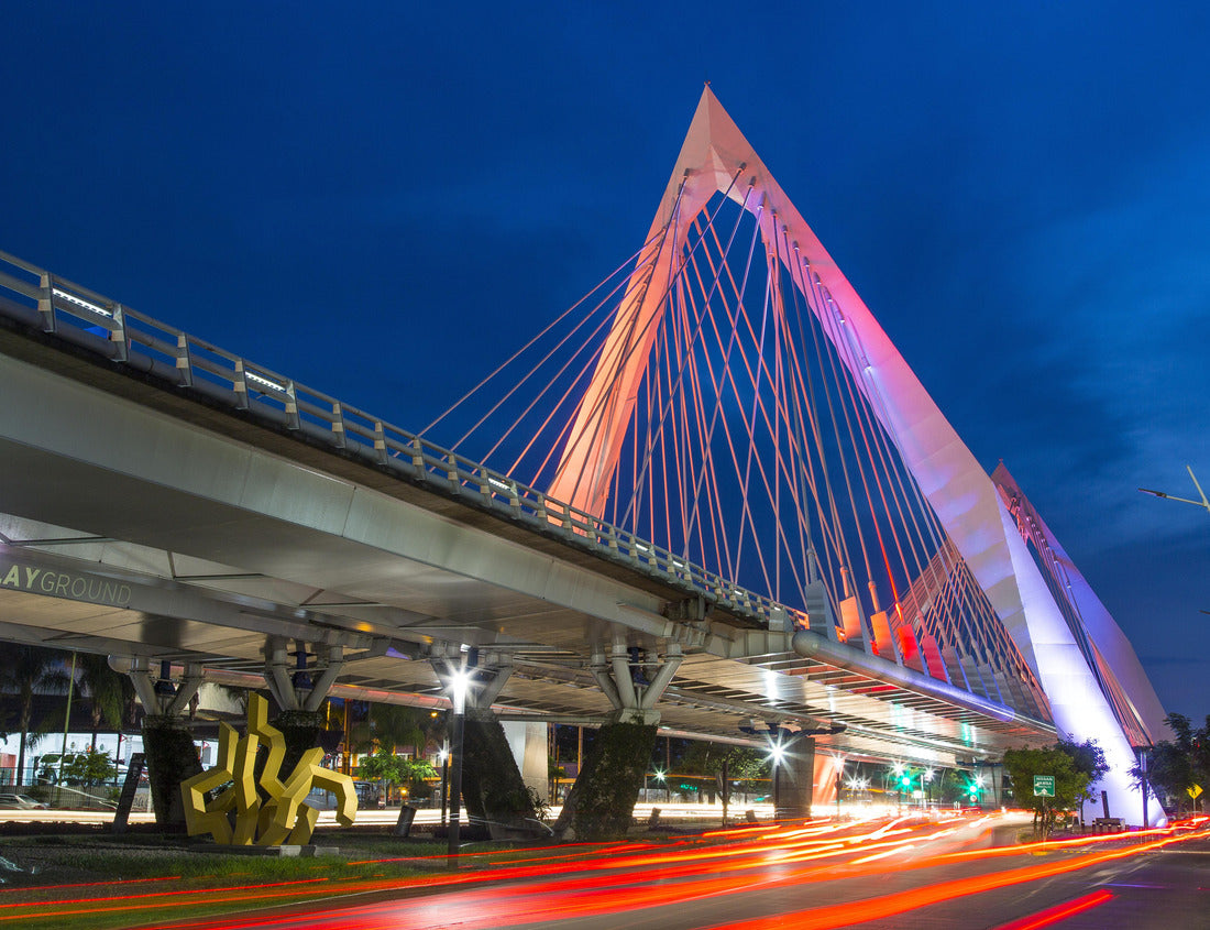 Noah Jigsaw Puzzle Matute Remus bridge in Guadalajara, Jalisco. Mexico 1000 pieces