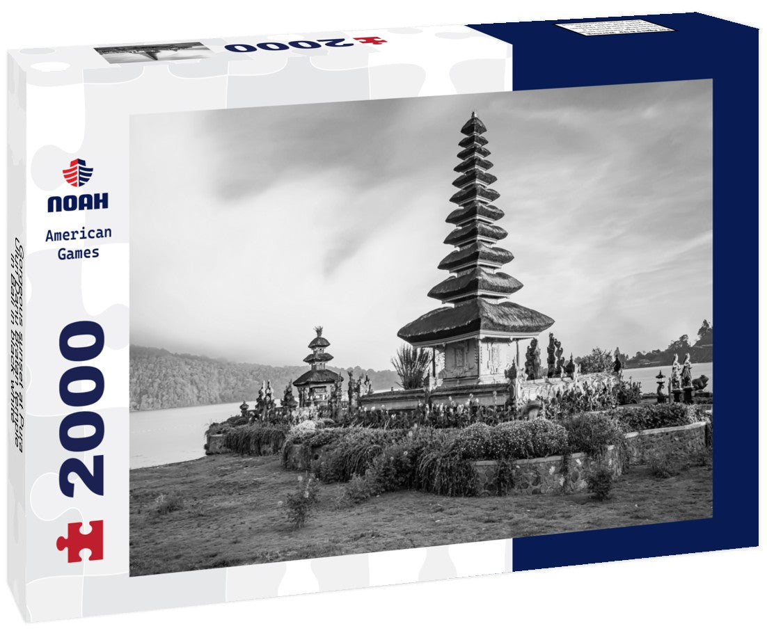 Noah Jigsaw Puzzle Gorgeous sunset at Pura Ulun Danu Bratan temple in Bali in black white 2000 pieces
