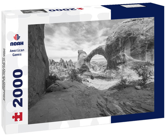Noah Jigsaw Puzzle Hike of the Devil's Gardeners' Path in Arches National Park, usa in black white 2000 pieces