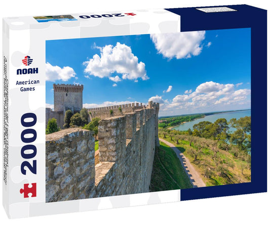 Noah Jigsaw Puzzle Castiglione del Lago (Umbria) - A medieval town with a big castle in historic center, beside Trasimeno lake, central Italy 2000 pieces