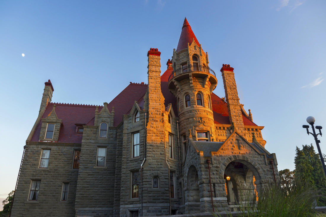 Craigdarroch Castle, Victorian era Scottish Baronial Mansion, Historic Site of Canada Building Exterior in Victoria BC 2000pc Puzzle