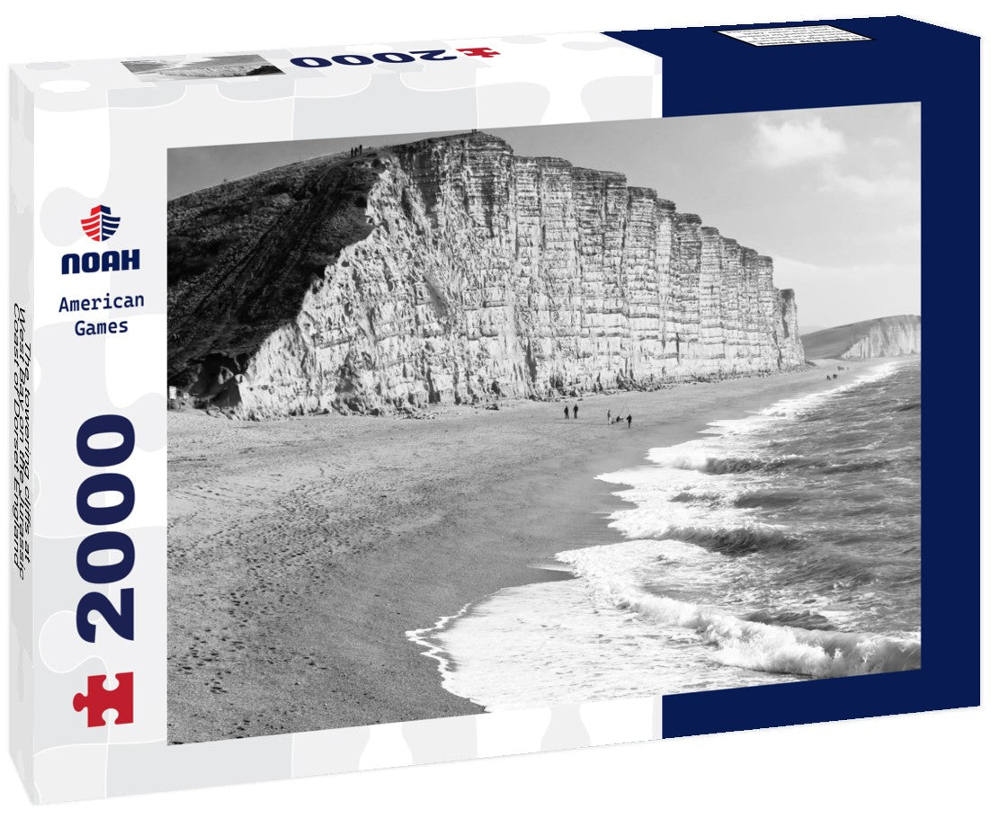 Noah Jigsaw Puzzle The towering cliffs at West Bay on the Jurassic Coast of Dorset England UK in black white 2000 pieces