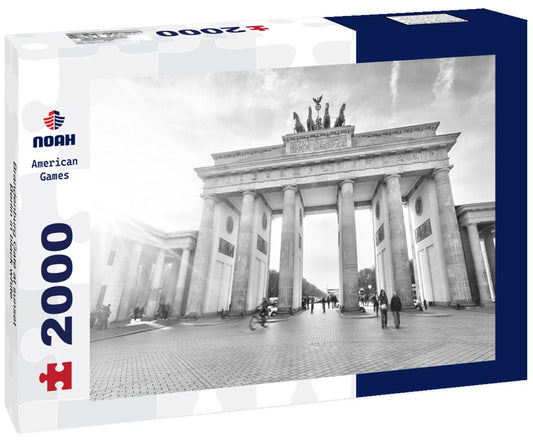 Noah Jigsaw Puzzle Brandenburg Gate at sunset, Berlin in black white 2000 pieces