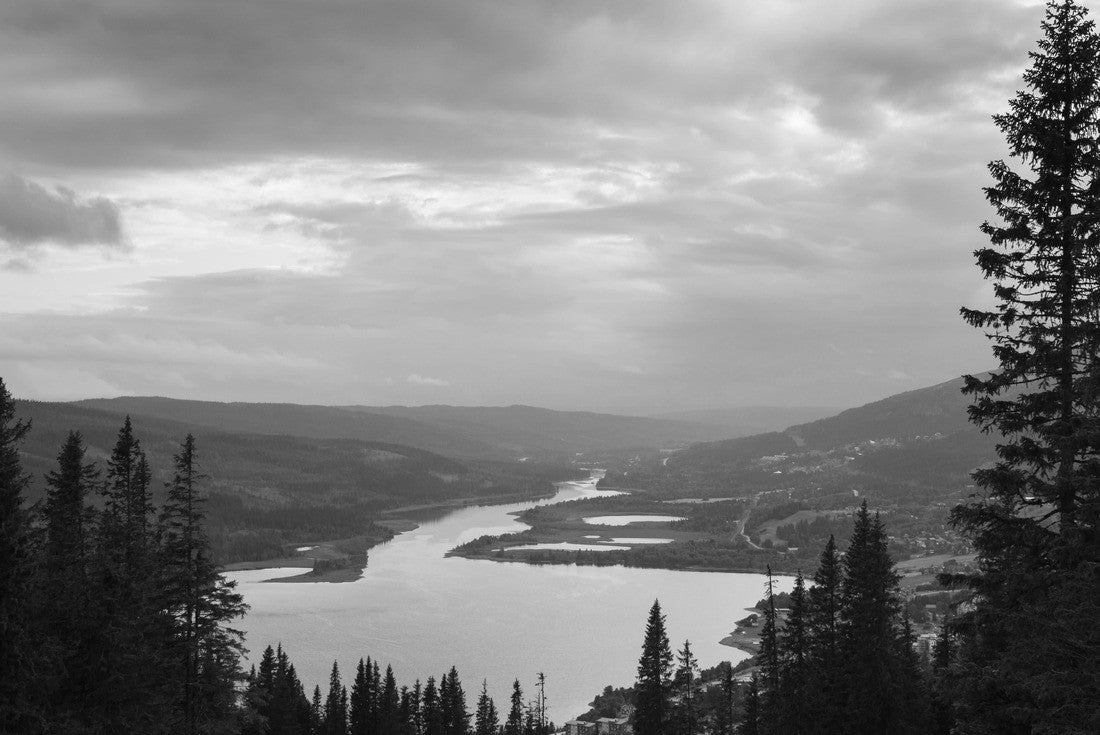 Noah Jigsaw Puzzle Sunset over the lake in Åre, Sweden in black white 2000 pieces