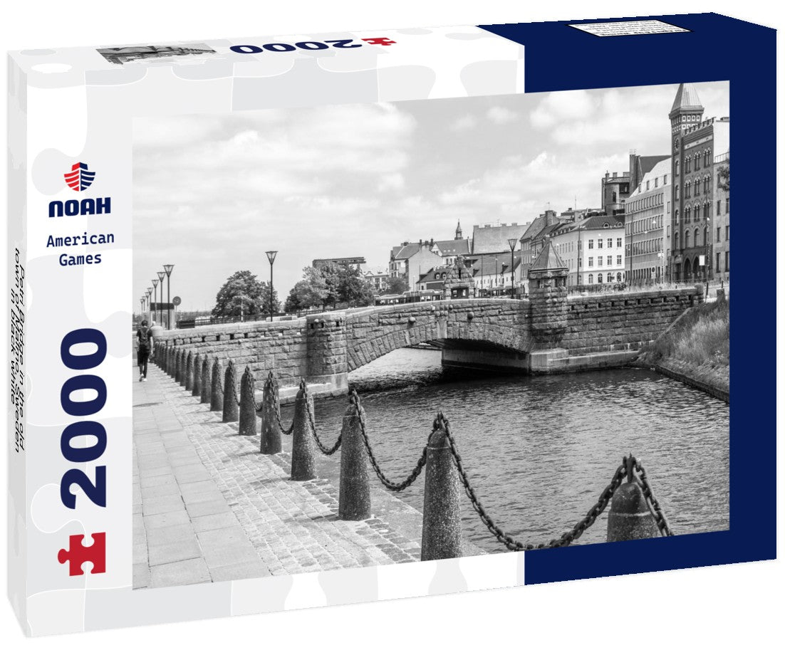 Noah Jigsaw Puzzle Petri Bridge in the old town of Malmo, Sweden in black white 2000 pieces