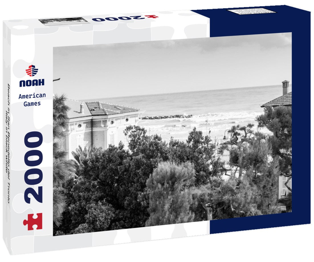 Noah Jigsaw Puzzle Beach in San Benedetto del Tronto, Italy in black white 2000 pieces