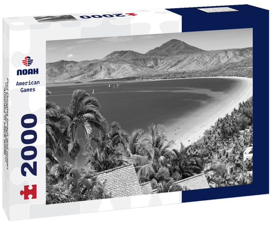 Noah Jigsaw Puzzle Port Douglas beach and ocean on sunny day, Queensland, Australia in black white 2000 pieces