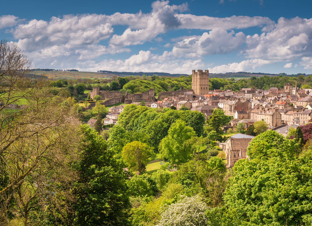 Richmond Town and Castle / The market town of Richmond is sited at the very edge of the North Yorkshire Dales, on the banks of River Swale