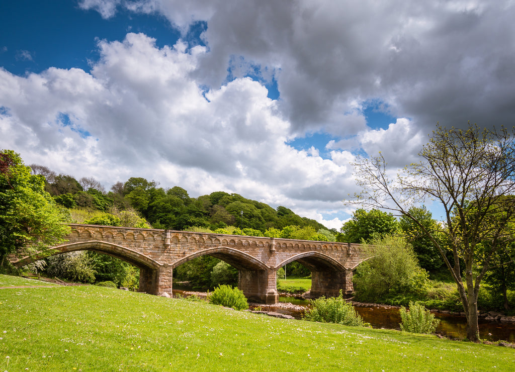 Mercury Bridge Richmond / The market town of Richmond is sited at the very edge of the North Yorkshire Dales, on the banks of River Swale