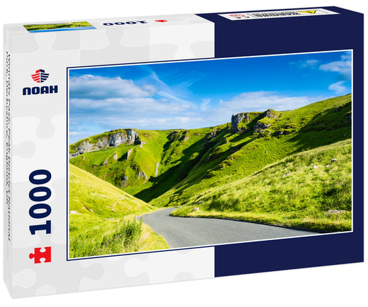 Winnats Pass, Peak District National Park, Derbyshire, England, UK