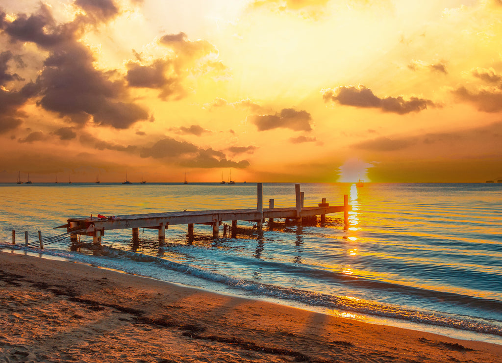 Sunset landscape of West End Beach, Roatan Island. Honduras