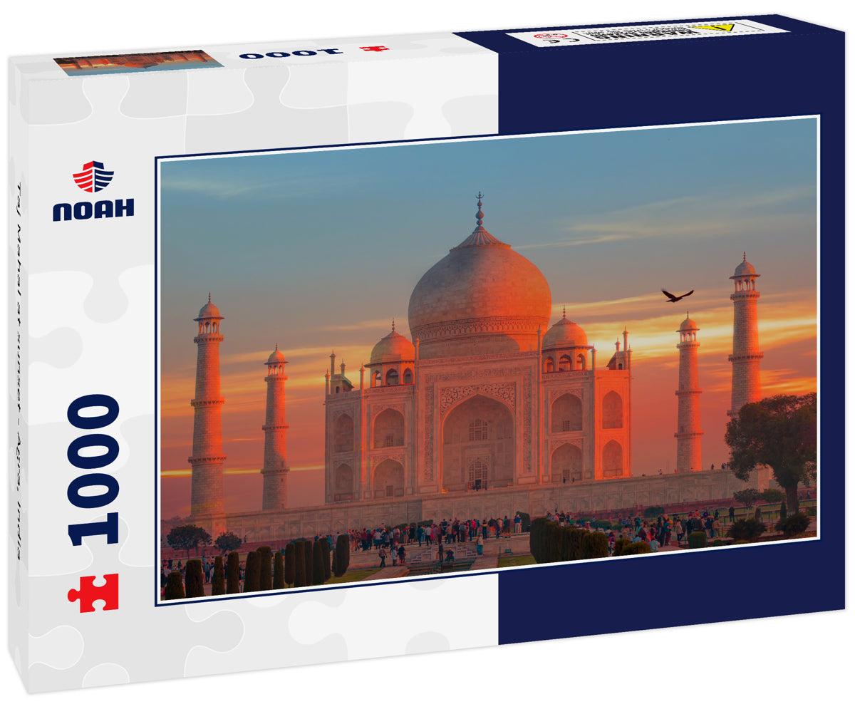 Taj Mahal at sunset - Agra, India