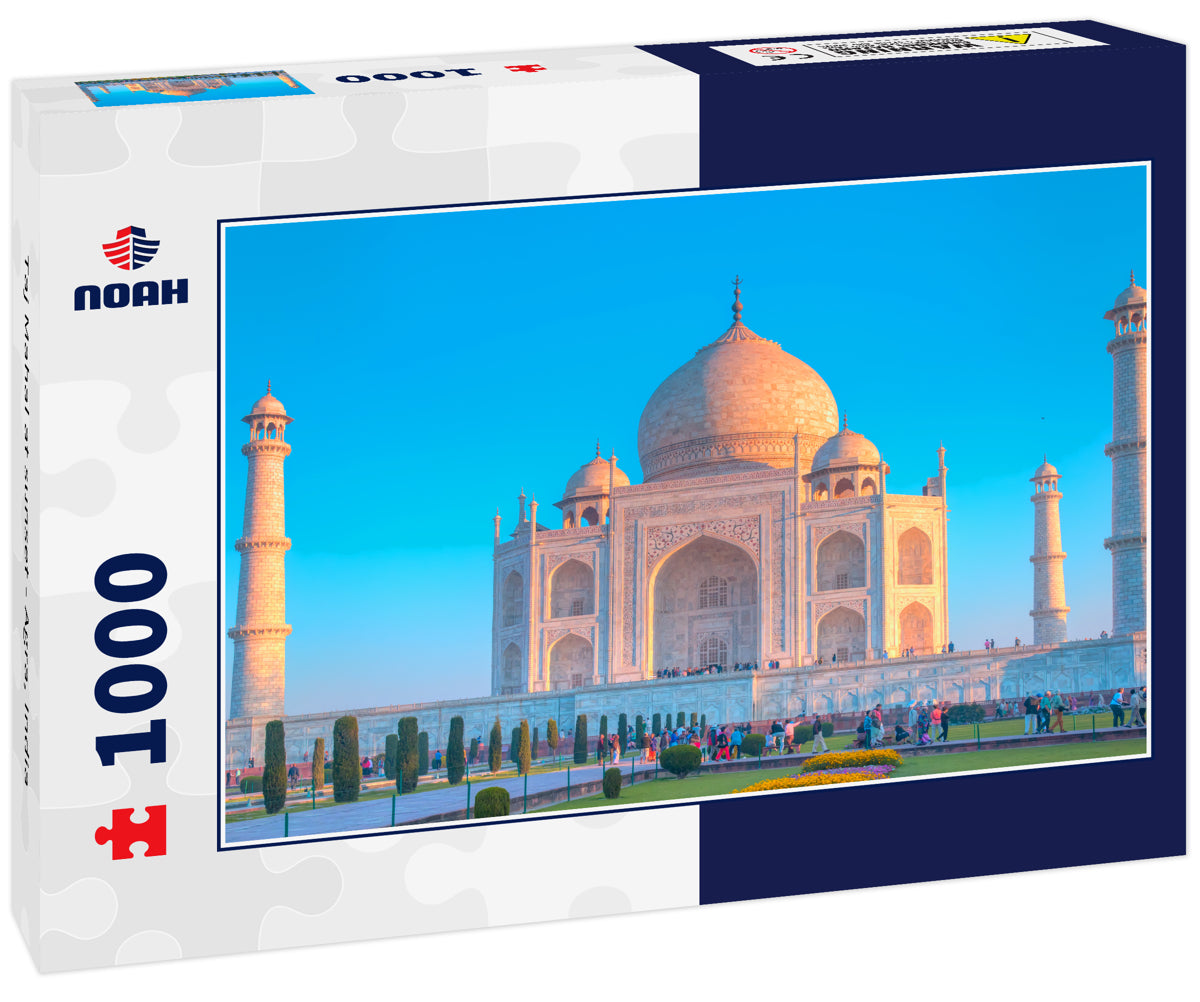 Taj Mahal at sunset - Agra, India