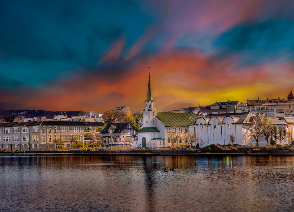 Reikiavik, Lake Tjornin - Hraohleoslustöð ON - Fríkirkjan