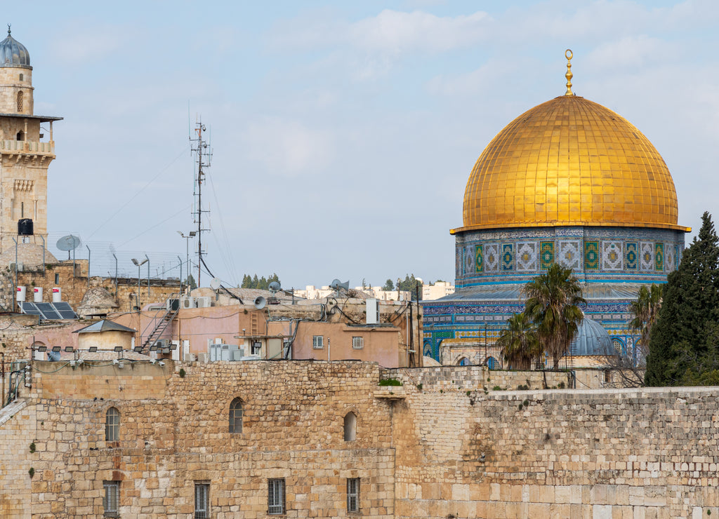 The western wall and the Al-Aqsa mosque in Jerusalem