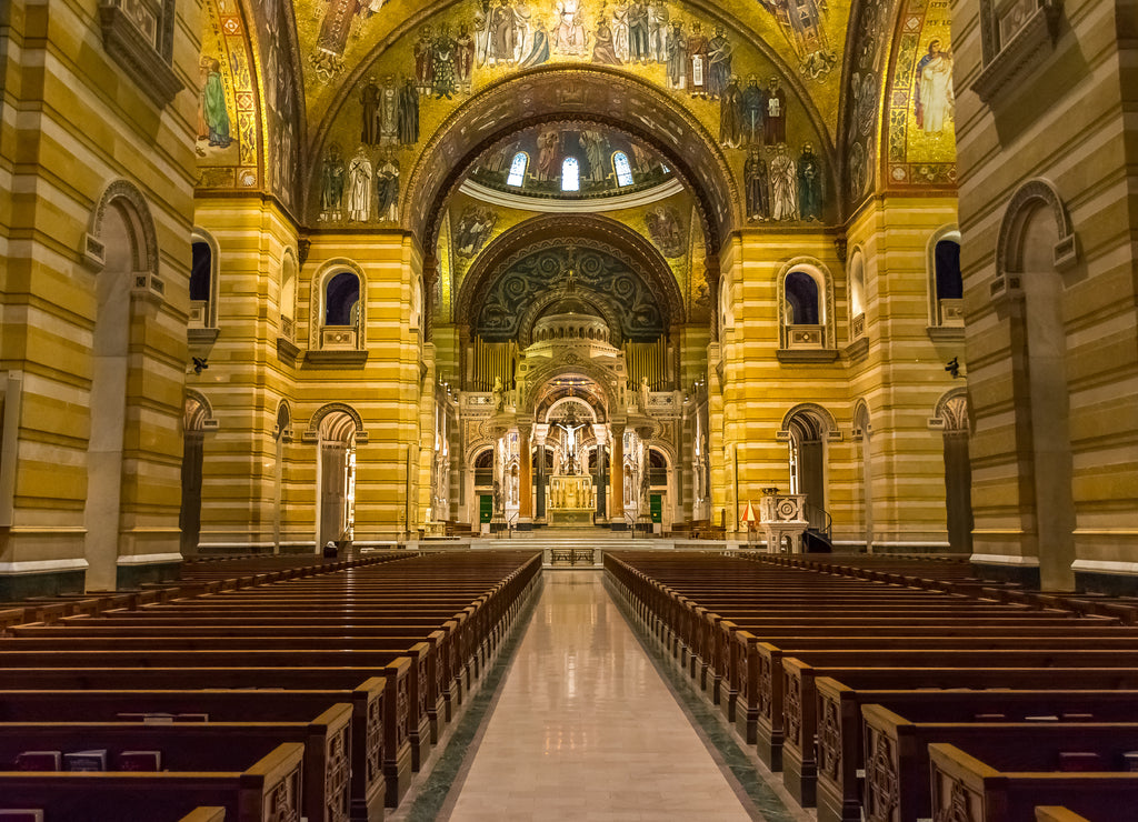 Saint Louis, Missouri USA - Saint Louis Basilica Main Nave and Altar
