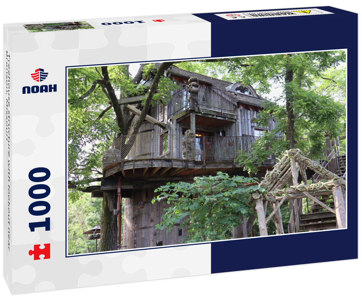 Treehouse structure with lookout near Branson, Missouri