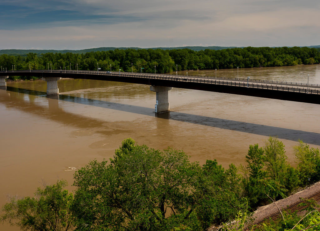 Hermann Missouri - The Hermann Bridge was a cantilevered truss bridge over the Missouri River at Hermann, Missouri between Gasconade and Montgomery County