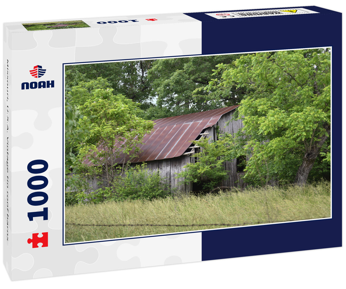 Missouri, U.S.A. Vintage tin roof barns