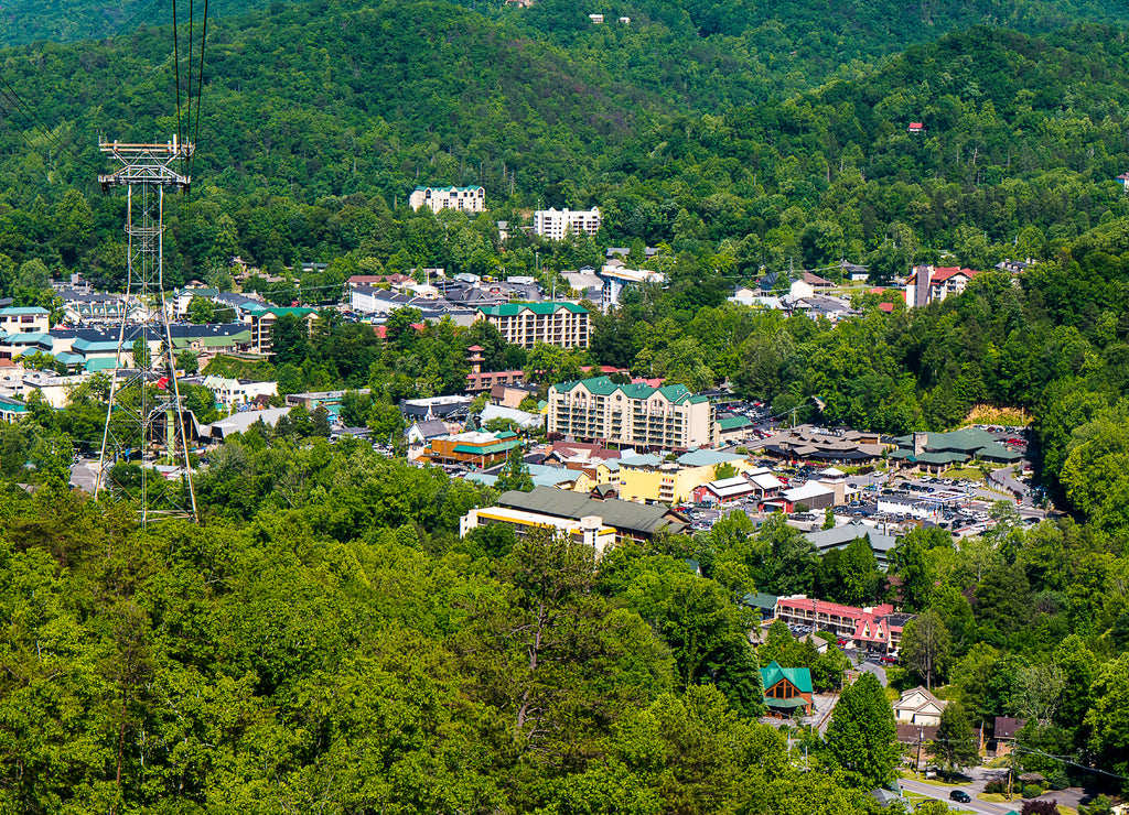 Gatlinburg is a mountain resort city in Tennessee, United States. It is 39 miles southeast of Knoxville. It is a popular vacation resort, as it rests on the border of the Great Smoky Mountain Nat Park