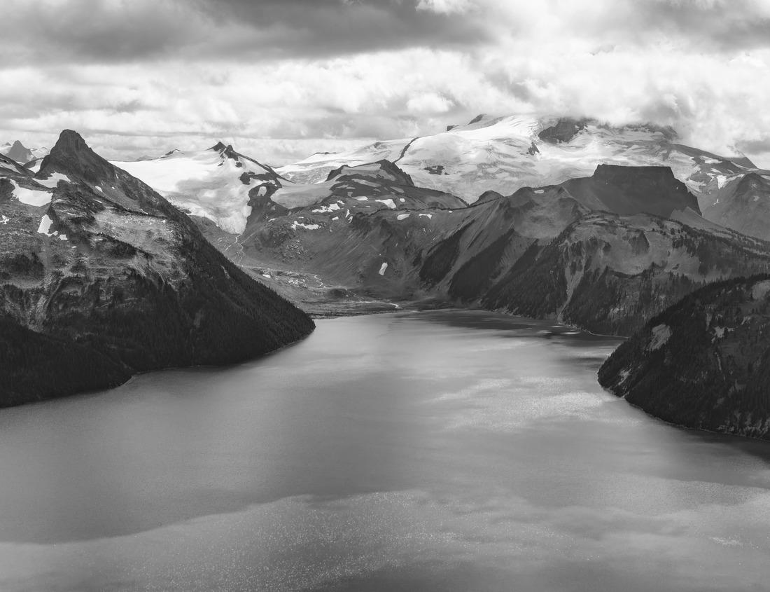 Noah Jigsaw Puzzle Kisoro Uganda most beautiful mountains and hills of Africa, houses and villages near lake bunyonyi and lake mutanda, green landscape in black white 1000 pieces