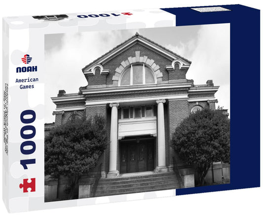 Noah Jigsaw Puzzle Historic church in the city center of Messina, Sicily, Italy in black white 1000 pieces