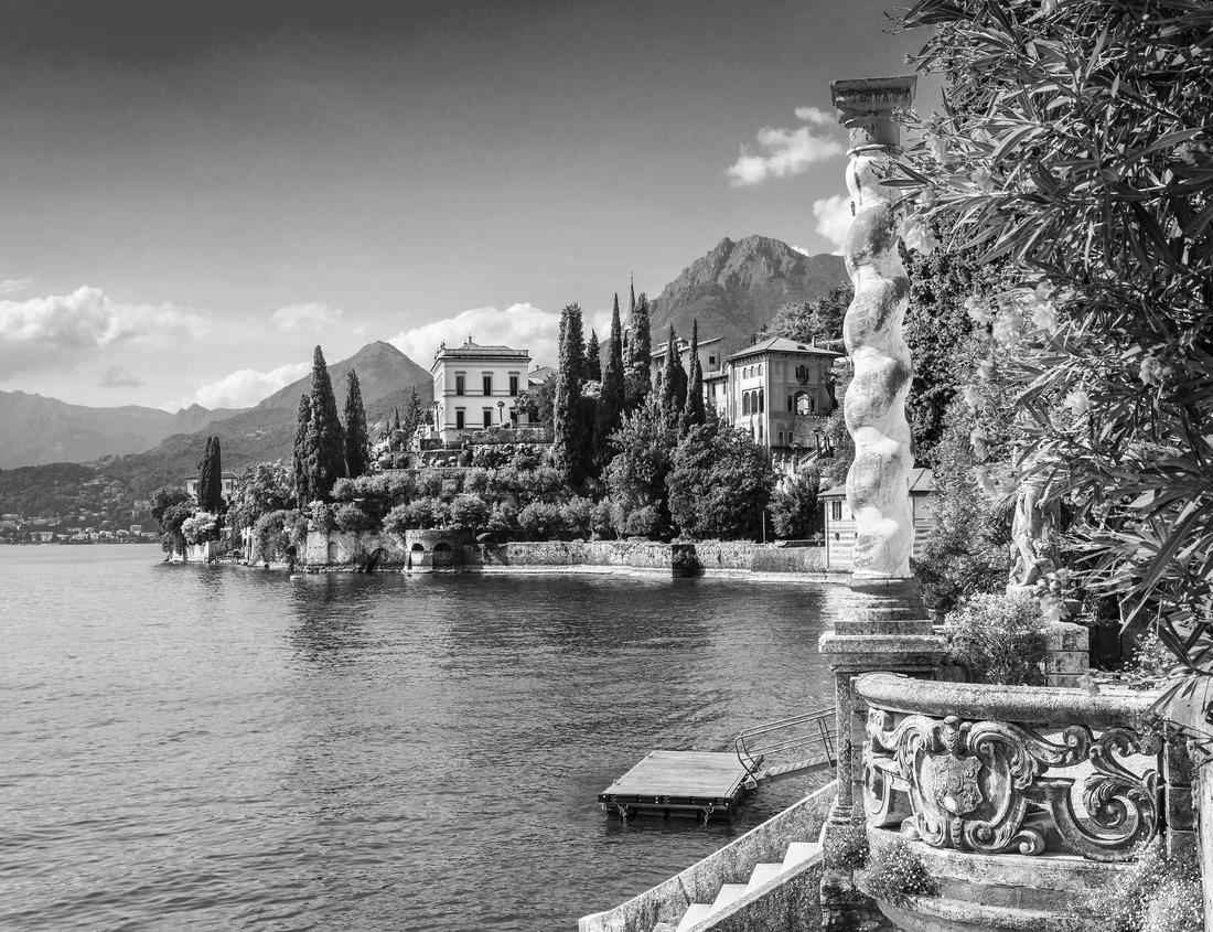 Noah Jigsaw Puzzle Landscape of Imabari Castle in Ehime, Japan in black white 1000 pieces