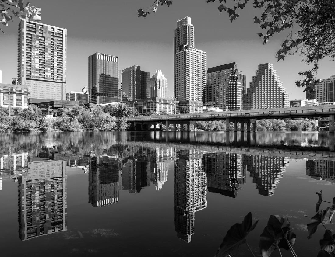 Noah Jigsaw Puzzle Memphis, Tennessee, USA city skyline over Beale Street at dusk in black white 1000 pieces