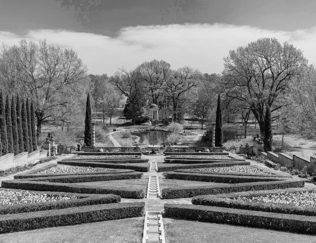 Noah Jigsaw Puzzle Louisville, Kentucky, USA downtown skyline in the downtown area on the Ohio River at dusk in black white 1000 pieces